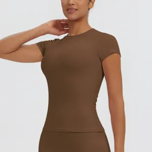 Slim fit short sleeve sports t-shirt for women, breathable quick-dry yoga athletic top.