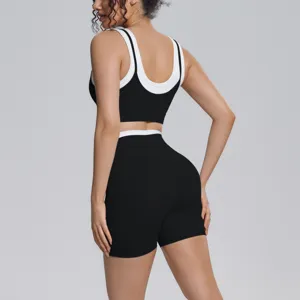 Details of the black and white contrast activewear set, ideal for yoga, running, and gym.