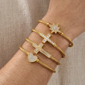 Herren Edelstahl Kabelarmband stapelbar mit Kreuz Stern und Herz Anhängern.