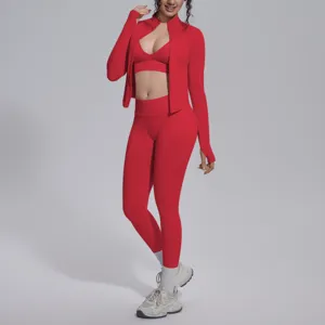 Completo sportivo senza cuciture in tinta unita, reggiseno traspirante, giacca e leggings.