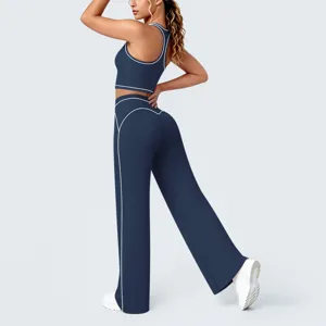 Ensemble de yoga évasé avec soutien-gorge de sport racerback à liseré contrasté pour femmes