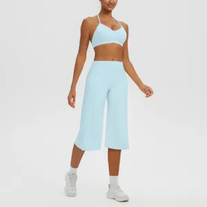Ensemble soutien-gorge de yoga dos nageur et pantalon court taille haute, sport doux détail.