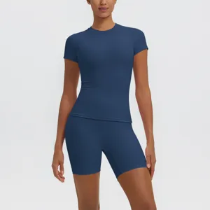 Ensemble de yoga respirant pour femme haut court et short de sport fitness taille haute