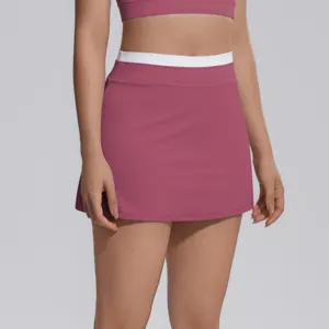 Vue détaillée de la jupe de sport côtelée taille haute, jupe de tennis athlétique anti-trans.
