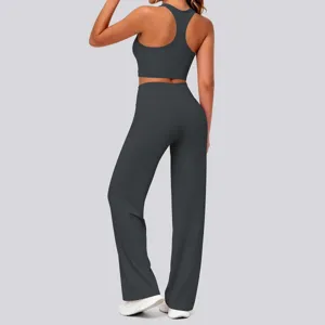 Rückansicht Detail des anthrazitgrauen Sport-BHs mit Racerback und der High-Waist Yogahose.