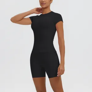 Ensemble haut de yoga respirant noir et short de course taille haute slim pour femme sport