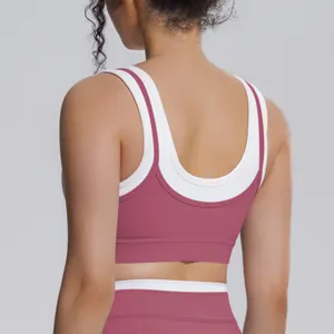 Vue détaillée du soutien-gorge de sport côtelé faux deux pièces pour femmes, fitness et yoga.
