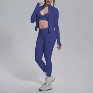 Set fitness monocolore senza cuciture, abbigliamento sportivo yoga traspirante tre pezzi.