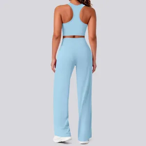 Rückansicht des hellblauen Nylon-Racerback Yoga-Tops und High-Waist Hosen detail ansicht.