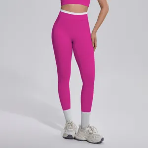 Detail de pantalon de yoga taille haute rose, vetement de sport fitness taille contrastee