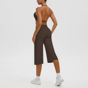 Ensemble de yoga dos nu soutien-gorge halter et pantalon capri taille haute sport