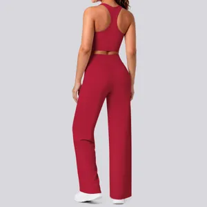 Einfarbiges Racerback Sport-BH und weite Yoga-Hosen Set für Fitness und Lauftraining.