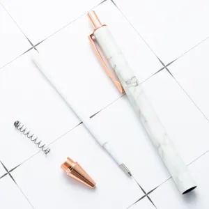 Stift mit Marmor Muster Metall Einziehbar Kugelschreiber Roségold Besatz Geschenk