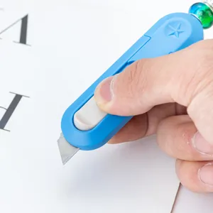 Πρακτικό φορητό χαριτωμένο κοπίδι χαρτιού με χάντρα για εύκολο άνοιγμα σε δέματα.