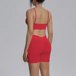 Conjunto deportivo sin costuras rojo mujer crop top sujetador y pantalones cortos yoga