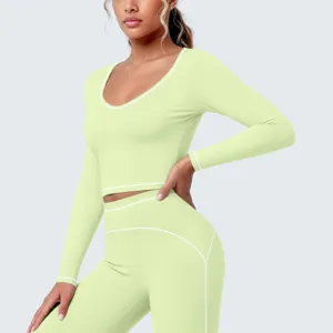 Hellgrünes Damen Fitness Langarm Crop Top für Running, Yoga und Sport Detailansicht.