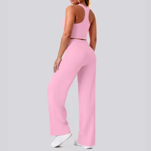 Rosa Nylon Yoga Set Detail, Racerback Crop Top und High Waist Hose für Fitness Training.
