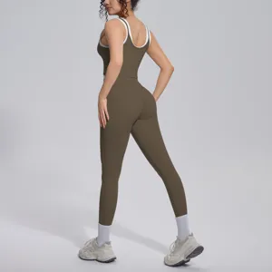 Detail view of the brown colorblocked ribbed yoga set, featuring a stylish tank and leggings.