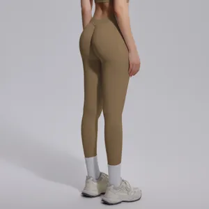 Seamless solid color yoga leggings back view detail, high elastic breathable fitness pants.