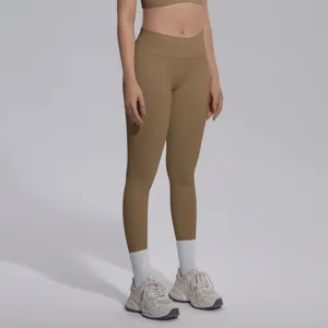 High elasticity seamless yoga leggings detail, breathable solid color activewear fabric.