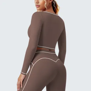 Damen braunes langarm Crop-Top Fitness Yoga-Set mit kontrastierenden weißen Paspeln