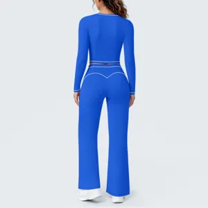 Blaues Langarm-Crop-Top und Schlag-Yogahose Set Ansicht von hinten Sportbekleidung Detail.