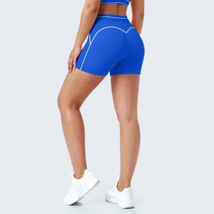 Detail van koningsblauwe hoge taille yogashort met bies, ademende sportkleding voor dames.