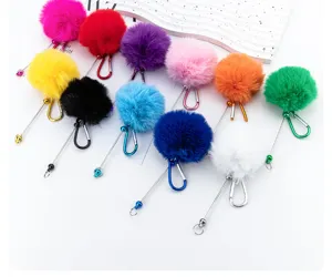 Bunter flauschiger Pompon Schlüsselanhänger mit Karabiner und Perlen Anhänger für Taschen.