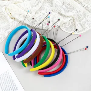 Farbige DIY Stoffhaarreifen mit dekorativen perlenbesetzten Metallnadeln für Haardesign.