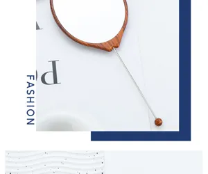 Specchio tascabile con effetto legno e asta metallica ideale per il trucco quotidiano.