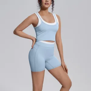 Close-up detail of the breathable color block activewear set, perfect for gym and yoga.