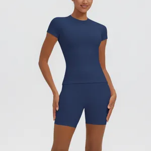 Ensemble de yoga respirant pour femme haut manches courtes et short de course taille haute
