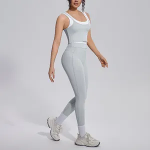 Side view detail of the light grey ribbed activewear set, breathable high-elastic yoga wear.