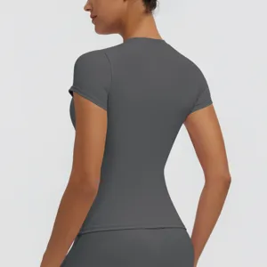 Women's quick-dry short-sleeve yoga top, slim fit design for fitness, running and sports.