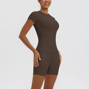 Ensemble de sport yoga haut manches courtes et short biker taille haute marron fitness