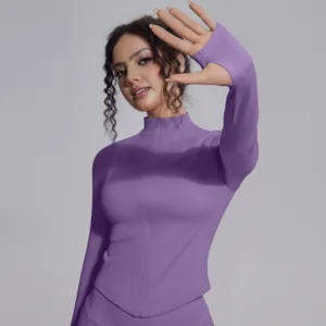 Top sportivo viola a maniche lunghe senza cuciture con fori per pollici per fitness yoga.