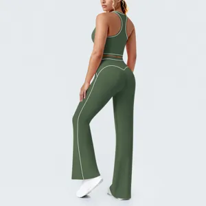 Ensemble soutien-gorge de sport et pantalon de yoga évasé vert, vue de détail fitness
