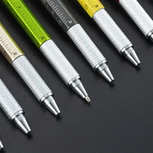 6-in-1 multifunctionele gereedschap pen met liniaal, balpen en stylus voor buitengebruik.