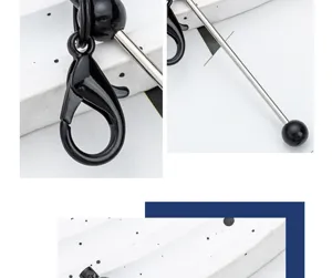 Vista detallada del componente de llavero DIY de metal negro con mosquetón suave.