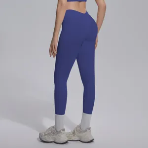 Seamless V-waist yoga pants for women, breathable push-up fitness leggings for running and workout.
