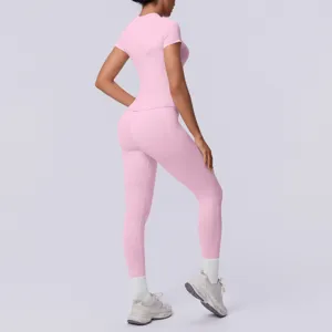 Roze naadloos gebreid kort mouw sport yoga top en legging fitness tweedelig set voor vrouwen