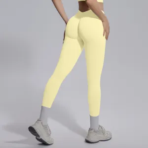 Close-up detail view of the seamless knit V-waist butt-lifting yoga leggings back.