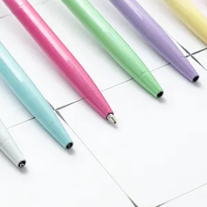 Kleurrijke pastel balpennen van metaal voor kantoor school mooi cadeau artikelen.