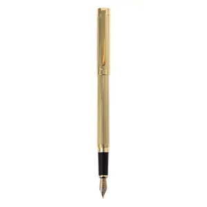 Élégant stylo plume doré avec un corps à texture de grille fine pour l'écriture de bureau quotidienne.