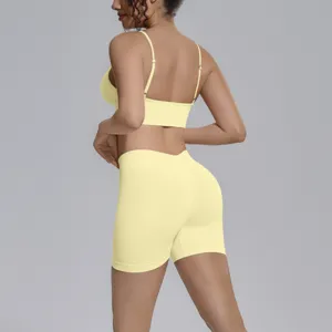 Conjunto de yoga liso sin costuras vista trasera, ropa deportiva elástica y transpirable