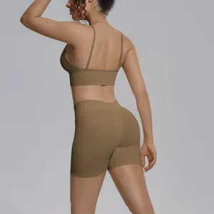 Conjunto de sujetador deportivo sin costuras y shorts de yoga de talle alto para fitness y gym.