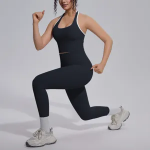 Zwart sport-bh en legging yogaset voor hardlopen en professionele fitnesstraining