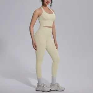 Effen seamless yogaset, geribbelde fitness crop top en high waist legging voor dames.