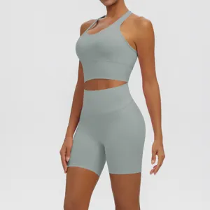 Solid color double-faced brocade breathable tight yoga set detail, backless sports bra.