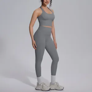 Naadloze sport yoga set voor dames, fitness leggings met hoge taille en crop top.